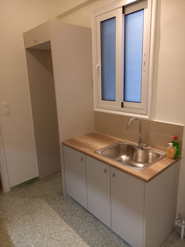 Έπιπλο κουζίνας με νεροχύτη